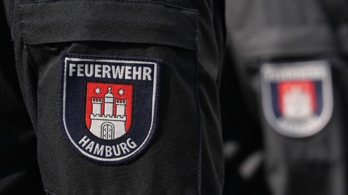 Feuerwehrakademie In Hamburg-Finkenwerder ist es zu einer Verpuffung gekommen, bei der mindestens ein Mensch verletzt wurde. (Symbolbild)