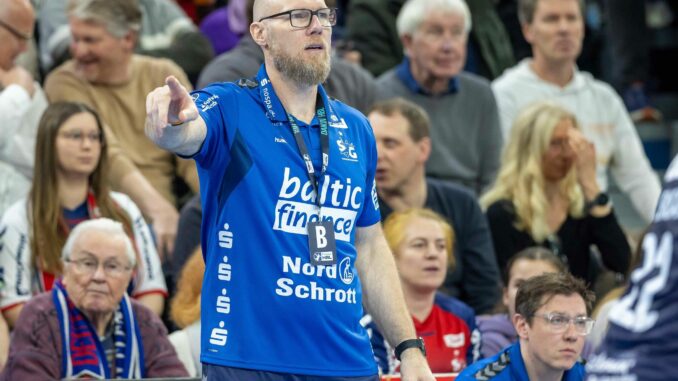 Trainer Ales Pajovic von der SG Flensburg-Handewitt. Trainer Ales Pajovic und die SG Flensburg-Handewitt spielten bei der SG BBM Bietigheim.