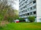Wegen des tödlichen Sturzes eines 15-Jährigen vom Balkon stehen fünf junge Männer im Verdacht der versuchten Körperverletzung mit Todesfolge. (Archivbild)