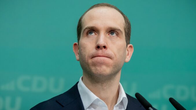 Dennis Thering Das Scheitern von CDU-Chef Friedrich Merz bei der Kanzlerwahl spielt nach Ansicht von Thering den «falschen Kräften» in die Hände.