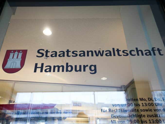 Die Staatsanwaltschaft ermittelt nach dem Tod eines Mannes gegen einen Polizisten. (Archivbild)