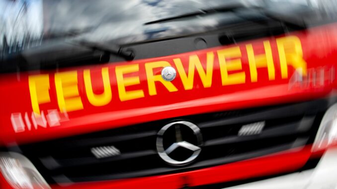 Feuerwehr Symbolbild Die Feuerwehr war nach einem Unfall auf der A25 im Einsatz. (Symbolbild)