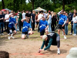Wer schnell Bier trinken kann, ist bei diesem Spiel im Vorteil.