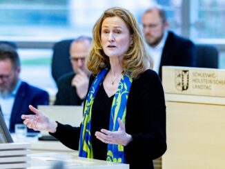 Schleswig-Holsteins Finanzministerin Silke Schneider (Grüne) will den Notkredit aus 2024 auf einen Schlag tilgen. (Archivbild)