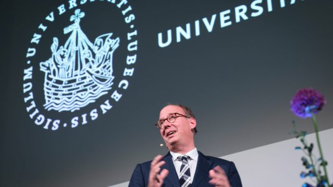 Jahresempfang Universität Lübeck Rund sechs Wochen nach Amtsantritt ist der frühere Chef des Bundeskanzleramts Helge Braun offiziell Präsident der Universität Lübeck.