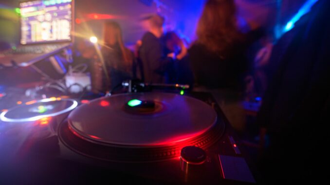 Musikclubs kämpfen gegen die Krise Mit verschiedenen Aktionen laden Hamburger Clubs zur Aktionswoche vom 21. bis 25. Mai 2025.