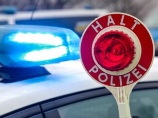 Die Hamburger Polizei hat vier Raser aus dem Verkehr gezogen. (Symbolbild)