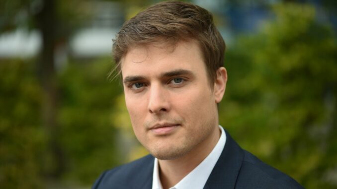 Constantin Schreiber Schreiber kennen viele auch als Autor. (Archivbild)