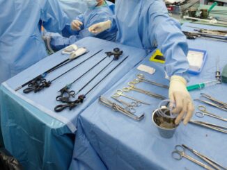 Die Zahl der gemeldeten Behandlungsfehler ist nach Angaben der Techniker Krankenkasse in Hamburg auf einen Höchststand gestiegen. (Symbolbild)