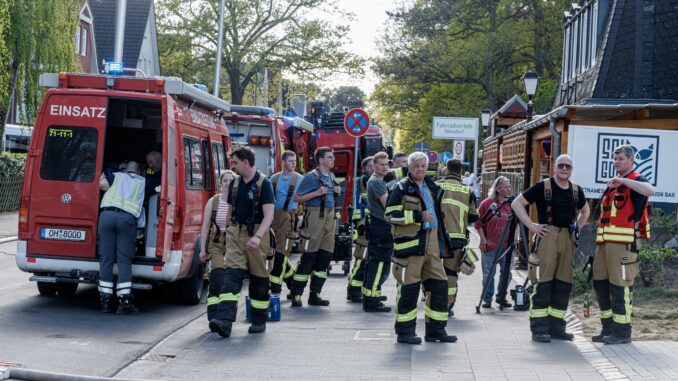 Explosion im Hafen von Niendorf Die Ursache für die Explosion einer Gasflasche im Hafen von Niendorf im Kreis Ostholstein ist auch einen Tag nach dem Unglück noch unklar. Die Polizei geht bislang von einem Unfall aus.