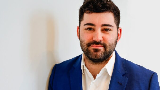 Kianusch Stender Der SPD-Wirtschaftspolitiker Kianusch Stender kritisierte den Umgang der Landesregierung mit Risiken bei der Northvolt-Förderung. (Archivbild)