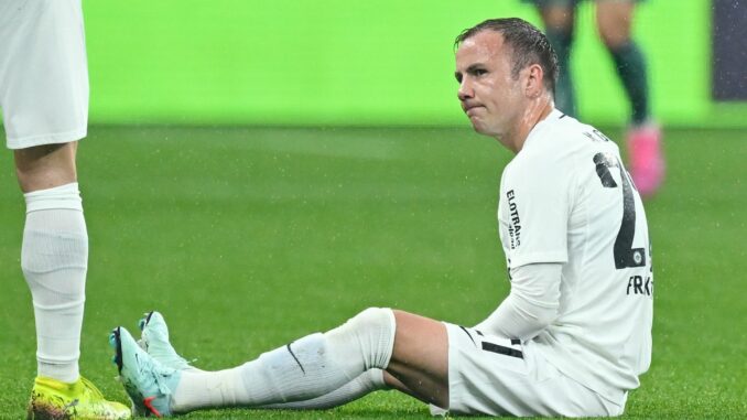 Eintracht Frankfurt - Tottenham Hotspur Für Mario Götze von Eintracht Frankfurt ist die Saison gelaufen.