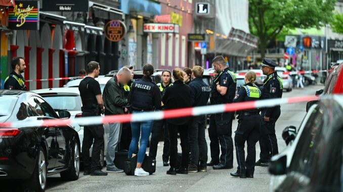 Verletzter nach Schuss auf St. Pauli Eine Notoperation hat dem Verletzten das Leben gerettet.