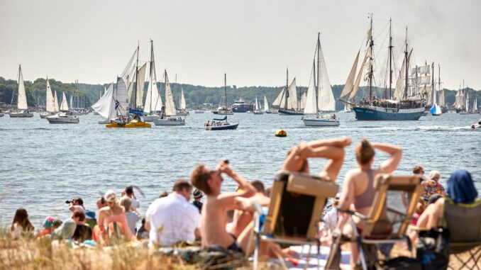 Fortsetzung Kieler Woche mit Windjammerparade Rund drei Millionen Menschen werden zur Kieler Woche 2025 erwartet. (Archivbild)