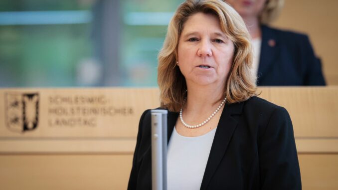 Landtagssitzung in Kiel Justizministerin Kerstin von der Decken (CDU) will den Justizvollzug ausbauen. (Archivbild)