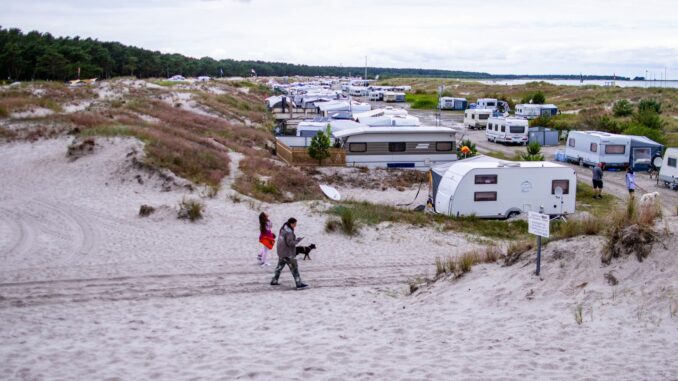 Regenbogencamp Prerow Der Campingplatz in Prerow beschäftigte bereits viele Gerichte in MV. (Archivbild)