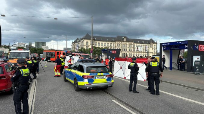 Mehrere Verletzte bei Messerangriff in Hamburg Eine tatverdächtige Person ist festgenommen worden.