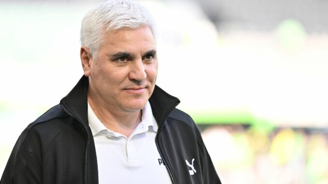 VfL Wolfsburg - FC St. Pauli St. Paulis Sportchef Andreas Bornemann.