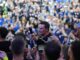 Der HSV um Trainer Merlin Polzin feiert den Aufstieg in die Bundesliga.