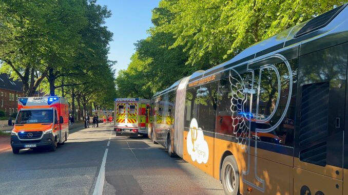 Sechs Verletzte bei Busunfall in Kiel Sechs Menschen sind bei einem Busunfall in Kiel verletzt worden.