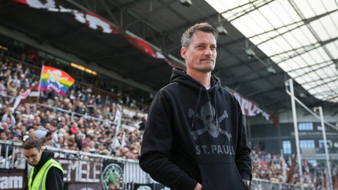 Alexander Blessin vom FC St. Pauli Will offenbar beim FC St. Pauli bleiben: Trainer Alexander Blessin.