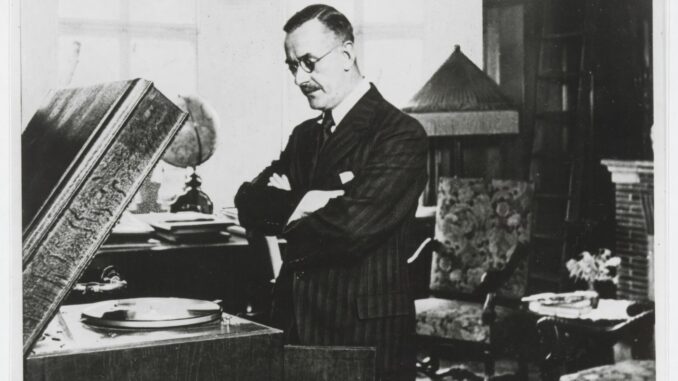 Thomas Mann Der deutsche Schriftsteller Thomas Mann wäre 150 Jahre alt geworden - hier ein Foto aus dem Jahr 1924. (Archivbild)