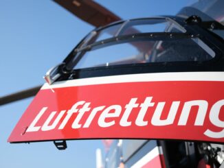 Ein Rettungshubschrauber brachte die verletzte Rennradfahrerin in ein Krankenhaus. (Symbolbild)
