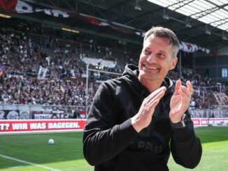Trainer Alexander Blessin freut sich auf St.-Pauli-Zugang Ricky-Jade Jones.