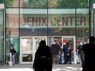 Nach einem tödlichen Messerangriff in einem Harburger Einkaufszentrum sitzt ein Tatverdächtiger in Haft. (Archivbild)