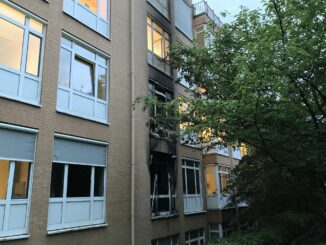 Das Feuer in dem Hamburger Krankenhaus wurde wohl absichtlich gelegt. Ein Patient hat ersten Erkenntnissen zufolge sein Kissen in Brand gesteckt.