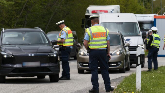Kontrolle an deutsch-dänischer Grenze Rund vier Kilogramm Marihuana hat die Bundespolizei bei einer Kontrolle am Grenzübergang entdeckt. (Archivbild)