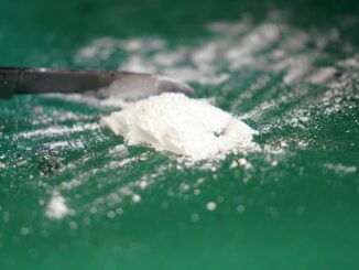 Bei einem Reisenden aus Portugal fanden Zollbeamte mehr als fünf Kilogramm Kokain. (Symbolfoto)