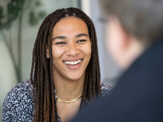 Die 32-Jährige ist in Hollywood sehr erfolgreich als Stuntfrau und Martial Arts-Darstellerin.
