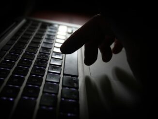 Der Bund Deutscher Kriminalbeamter sieht die Polizei für die Verfolgung von Pädokriminellen, die sich nur im Internet bewegen, schlecht vorbereitet (Symbolbild).