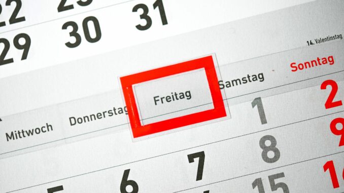 Arbeitszeit Betriebsräte norddeutscher Industrie- und Handwerksbetriebe halten von den Plänen der Bundesregierung zu Reform der Arbeitszeit überwiegend nichts. (Symbolbild)