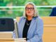 Ein generelles Verbot, digitale Endgeräte in Schulen mitzuführen, wird es laut Ministerin Dorit Stenke allerdings nicht geben. (Archivbild)
