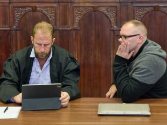 Benedikt Pliquett (rechts) und sein Verteidiger Christopher Posch.
