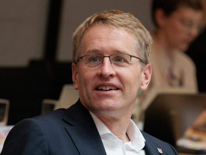 Günther macht sich für ein Verbot von Tiktok, Instagram und Facebook für Kinder unter 16 Jahren stark. (Archivbild)