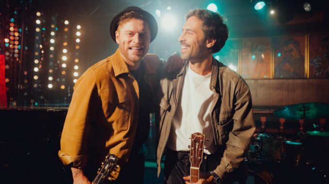 Songveröffentlichung - «Wimpernschlag» Max Giesinger (r) und Johannes Oerding sind gute Freunde.