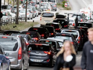 Ob B4 oder B75 - die großen Straßen in Hamburg waren nicht nur wegen der Elbtunnelsperrung am Wochenende richtig voll. (Archivbild)