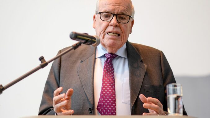 Klaus-Michael Kühne HSV-Investor Klaus-Michael Kühne will offenbar Anteile an dem Fußball-Bundesligisten HSV verkaufen.