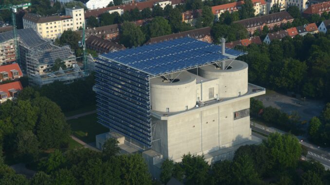 Energiebunker Wilhelmsburg Im sogenannten Energiebunker soll ab 2026 erhitztes Thermalwasser zwischengespeichert werden. (Archivfoto)