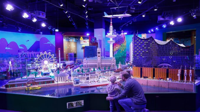 Eröffnung der Lego-Welt in Hamburg Zahlreiche Sehenswürdigkeiten der Hansestadt wurden nachgebaut.