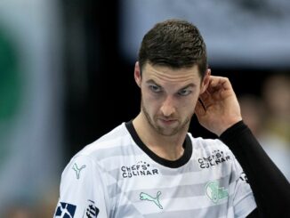 Hendrik Pekeler ist an der verletzten Achillessehne operiert worden.