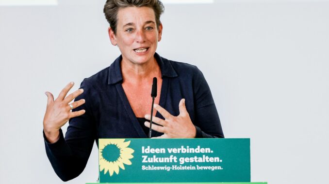 Anke Erdmann Schleswig-Holsteins Landwirtschaftsminister sowie Umweltminister müssen sich laut Anke Erdmann «auf den Hosenboden setzen». (Archivbild)