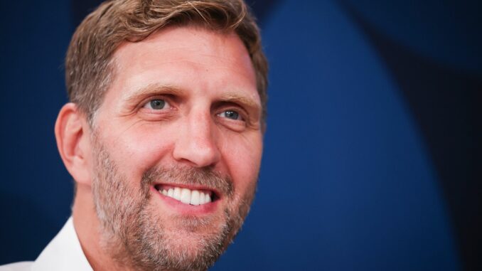 Deutschland - Schweden Dirk Nowitzki hat seinen Geburtstag beim Basketball gefeiert.