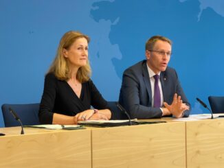 Schwarz-Grün zeigt sich zufrieden mit der Einigung zwischen Bund und Ländern. «Das ist schon ein großartiger Erfolg», sagte Ministerpräsident Günther. (Archivbild)