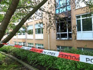 Die Klinik will eng mit den Behörden zusammenarbeiten, um den Brand aufzuklären.