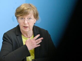 Innenministerin Sabine Sütterlin-Waack (CDU) hat sich bei Organisationen des Katastrophenschutzes für ihren Einsatz bedankt. (Archivbild)