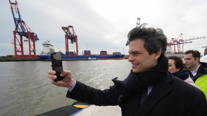 Maritimer Koordinator Christoph Ploß Der maritime Koordinator der Bundesregierung, Christoph Ploß, sieht in den Häfen künftige Energie-Drehkreuze. (Archivbild)